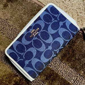 Coach wallet( Black Friday sale) denim